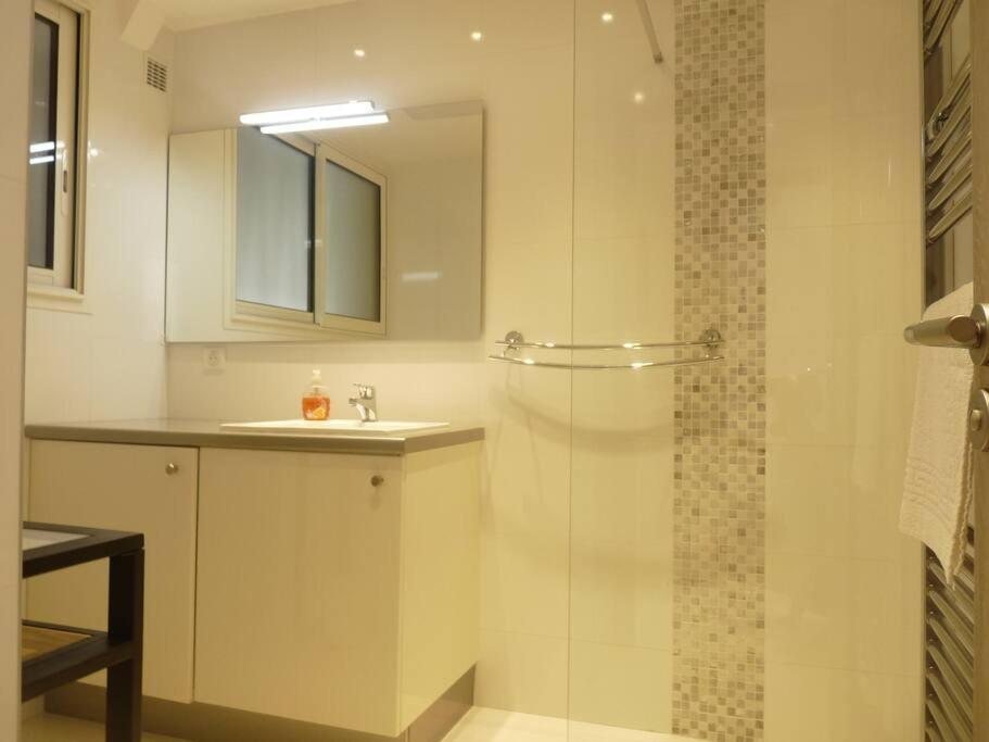 Two Bedroom Next To The Croisette In A Short Walk To The Palais Des Festivals - 1961 *